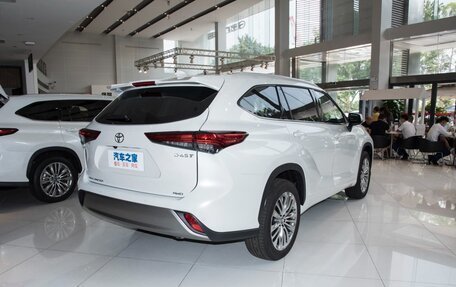 Toyota Highlander, 2025 год, 5 100 000 рублей, 4 фотография