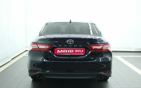 Toyota Camry, 2018 год, 2 650 000 рублей, 13 фотография