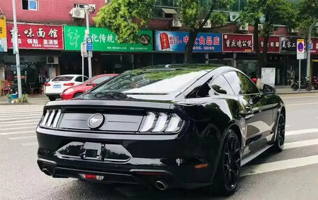 Ford Mustang VI рестайлинг, 2022 год, 2 310 000 рублей, 6 фотография