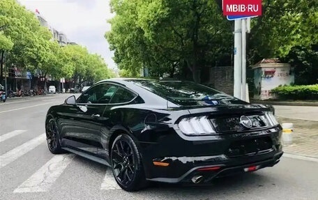 Ford Mustang VI рестайлинг, 2022 год, 2 310 000 рублей, 4 фотография