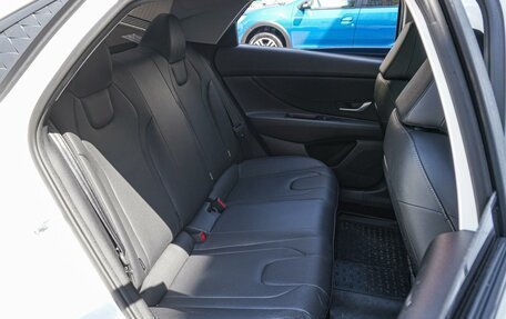 Hyundai Elantra, 2024 год, 2 420 000 рублей, 7 фотография