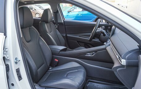 Hyundai Elantra, 2024 год, 2 420 000 рублей, 8 фотография