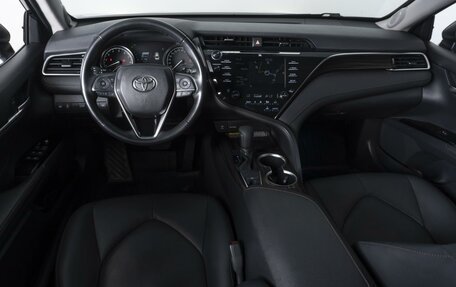 Toyota Camry, 2018 год, 2 784 000 рублей, 6 фотография