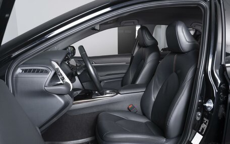 Toyota Camry, 2018 год, 2 784 000 рублей, 10 фотография
