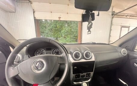 Renault Sandero I, 2013 год, 650 000 рублей, 1 фотография