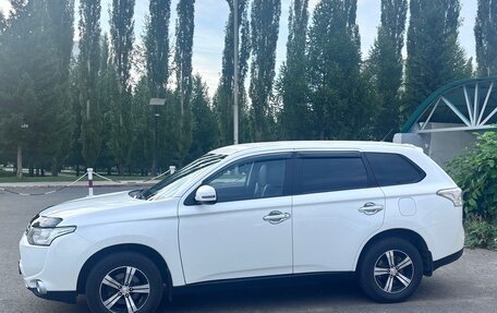 Mitsubishi Outlander III рестайлинг 3, 2012 год, 1 400 000 рублей, 8 фотография