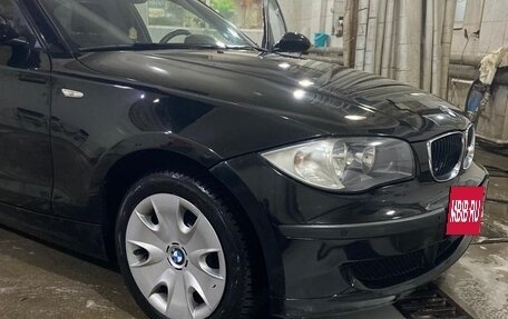 BMW 1 серия, 2009 год, 700 000 рублей, 2 фотография