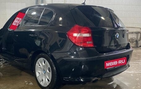 BMW 1 серия, 2009 год, 700 000 рублей, 4 фотография
