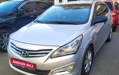Hyundai Solaris II рестайлинг, 2014 год, 965 000 рублей, 1 фотография