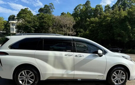 Toyota Sienna, 2022 год, 3 210 000 рублей, 4 фотография