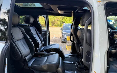 Toyota Sienna, 2022 год, 3 210 000 рублей, 11 фотография