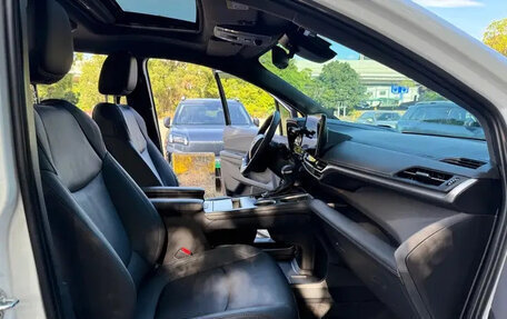 Toyota Sienna, 2022 год, 3 210 000 рублей, 10 фотография