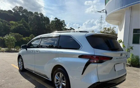 Toyota Sienna, 2022 год, 3 210 000 рублей, 7 фотография