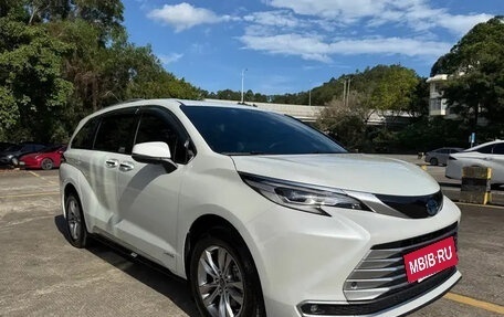 Toyota Sienna, 2022 год, 3 210 000 рублей, 3 фотография