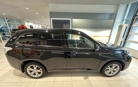 Mitsubishi Outlander III рестайлинг 3, 2012 год, 1 499 000 рублей, 4 фотография