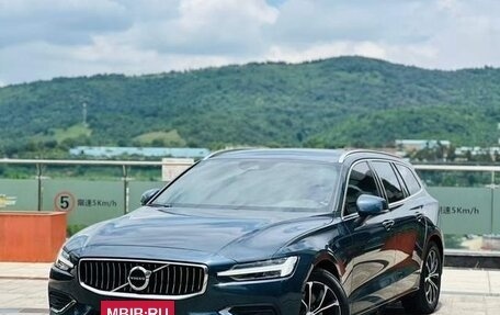 Volvo V60 II, 2022 год, 3 141 887 рублей, 2 фотография