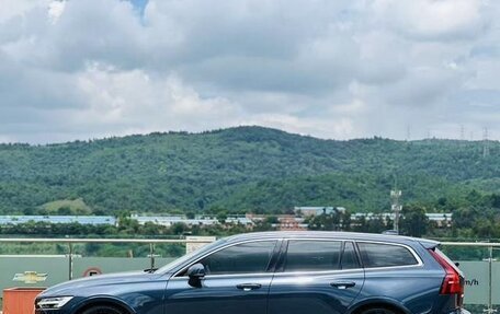 Volvo V60 II, 2022 год, 3 141 887 рублей, 4 фотография