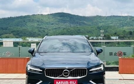 Volvo V60 II, 2022 год, 3 141 887 рублей, 3 фотография