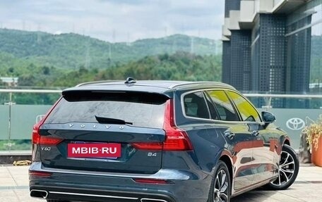 Volvo V60 II, 2022 год, 3 141 887 рублей, 5 фотография