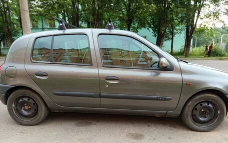 Renault Clio III, 2001 год, 200 000 рублей, 3 фотография