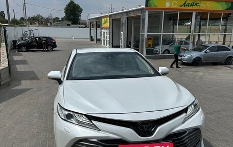 Toyota Camry, 2019 год, 2 600 000 рублей, 2 фотография