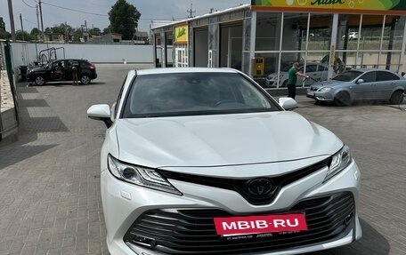 Toyota Camry, 2019 год, 2 600 000 рублей, 3 фотография