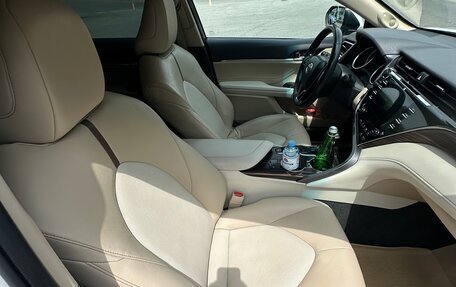Toyota Camry, 2019 год, 2 600 000 рублей, 13 фотография