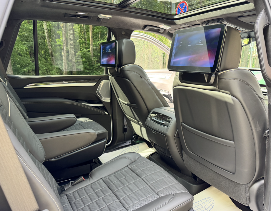 Cadillac Escalade V, 2025 год, 28 000 000 рублей, 14 фотография