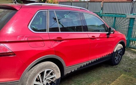Volkswagen Tiguan II, 2018 год, 2 100 000 рублей, 3 фотография