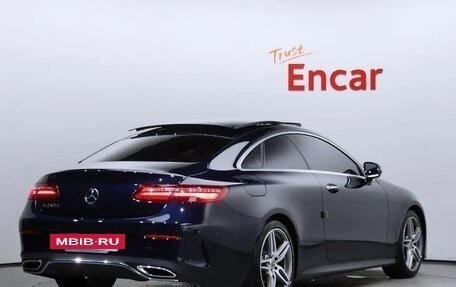 Mercedes-Benz E-Класс, 2018 год, 2 914 000 рублей, 2 фотография