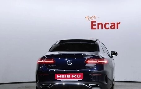 Mercedes-Benz E-Класс, 2018 год, 2 914 000 рублей, 4 фотография