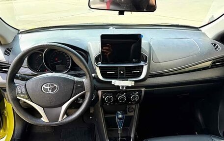Toyota Yaris XP150 рестайлинг, 2022 год, 1 400 000 рублей, 9 фотография