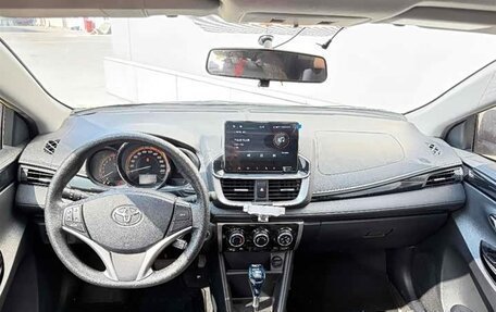 Toyota Yaris XP150 рестайлинг, 2022 год, 1 400 000 рублей, 11 фотография