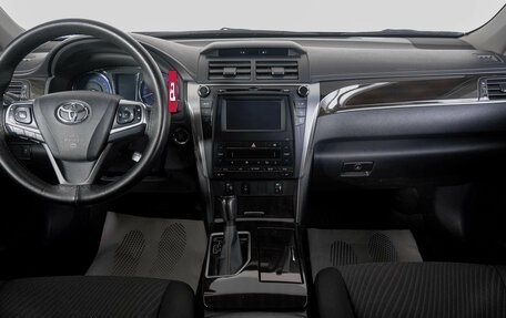Toyota Camry, 2017 год, 1 979 000 рублей, 14 фотография