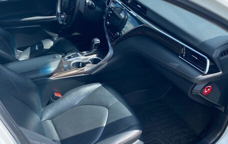 Toyota Camry, 2018 год, 2 550 000 рублей, 7 фотография