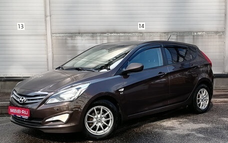 Hyundai Solaris II рестайлинг, 2015 год, 849 000 рублей, 1 фотография