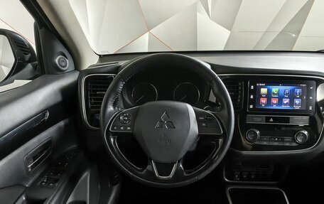Mitsubishi Outlander III рестайлинг 3, 2018 год, 1 815 000 рублей, 15 фотография