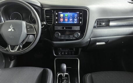 Mitsubishi Outlander III рестайлинг 3, 2018 год, 1 815 000 рублей, 12 фотография