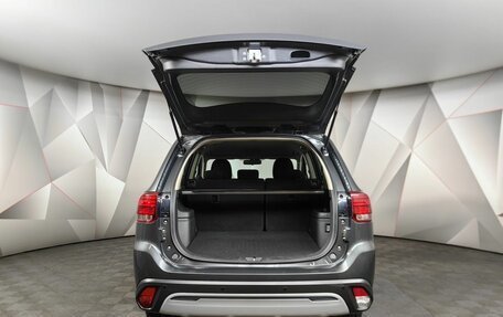 Mitsubishi Outlander III рестайлинг 3, 2018 год, 1 815 000 рублей, 19 фотография
