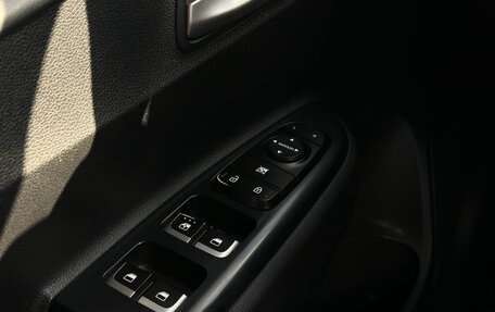 KIA Rio IV, 2017 год, 995 990 рублей, 6 фотография