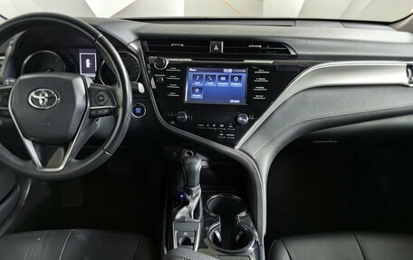 Toyota Camry, 2019 год, 2 049 000 рублей, 13 фотография