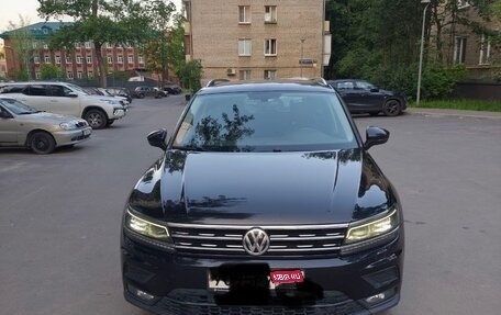 Volkswagen Tiguan II, 2018 год, 2 500 000 рублей, 1 фотография