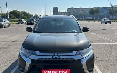 Mitsubishi Outlander III рестайлинг 3, 2019 год, 1 920 000 рублей, 1 фотография