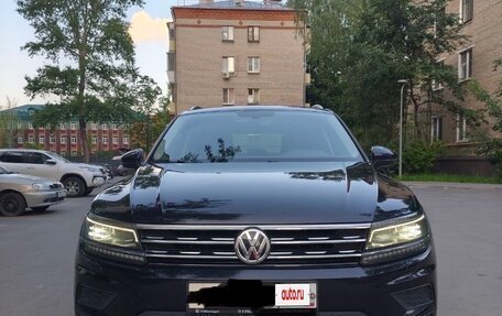 Volkswagen Tiguan II, 2018 год, 2 500 000 рублей, 2 фотография