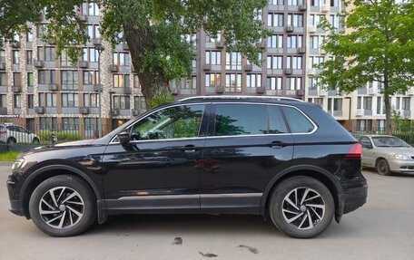 Volkswagen Tiguan II, 2018 год, 2 500 000 рублей, 3 фотография