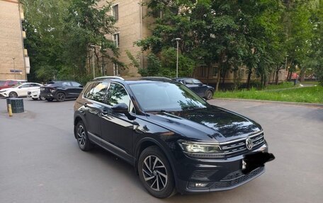 Volkswagen Tiguan II, 2018 год, 2 500 000 рублей, 5 фотография