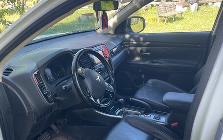Mitsubishi Outlander III рестайлинг 3, 2017 год, 1 450 000 рублей, 7 фотография