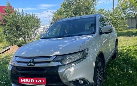 Mitsubishi Outlander III рестайлинг 3, 2017 год, 1 450 000 рублей, 3 фотография