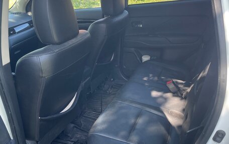 Mitsubishi Outlander III рестайлинг 3, 2017 год, 1 450 000 рублей, 8 фотография