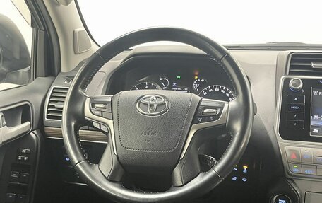 Toyota Land Cruiser Prado 150 рестайлинг 2, 2019 год, 5 200 000 рублей, 21 фотография